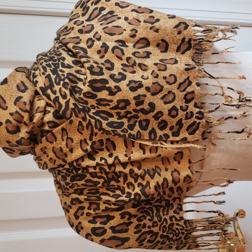 Pashmina & Silk Leopard Print Scarf - Picture 4 of 8